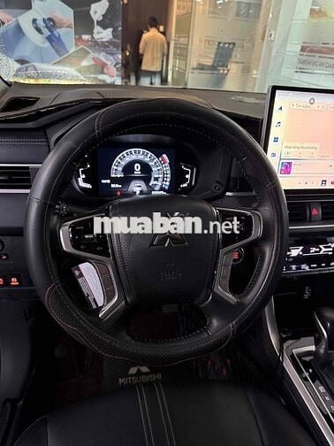 Mitsubishi Xpander Cross 2023 Trắng 30000 km Tự độ