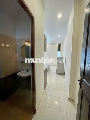 Studio ban công nội thất, đường lớn vệ sinh siêu to gần ngã 4 Bảy Hiền