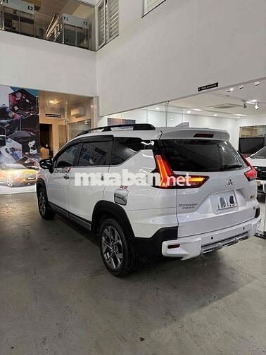 Mitsubishi Xpander Cross 2023 Trắng 30000 km Tự độ