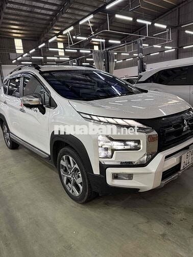 Mitsubishi Xpander Cross 2023 Trắng 30000 km Tự độ