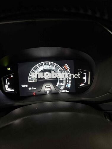 Mitsubishi Xpander Cross 2023 Trắng 30000 km Tự độ