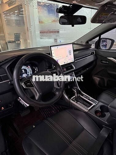 Mitsubishi Xpander Cross 2023 Trắng 30000 km Tự độ