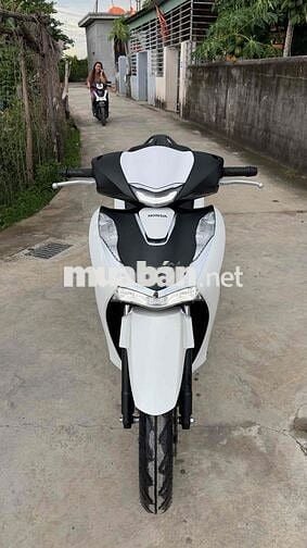 Honda SH 125 2021 Trắng 10875 km biển víp