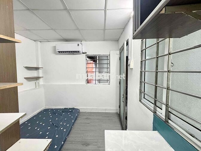 Phòng Công hoà , Nội thất đầy đủ , máy lạnh , máy giặt chung