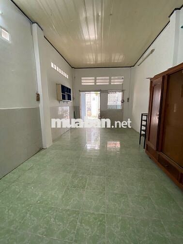 Cho thuê nhà hẻm 80 Dương Quảng Hàm, DT: 4x17,5m. Gần nhà thờ Bến Hải