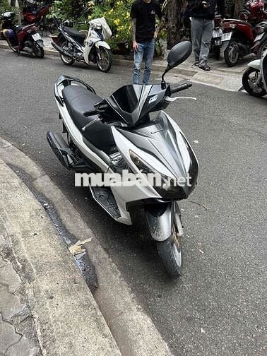 Honda Air Blade Trắng đen Tự động