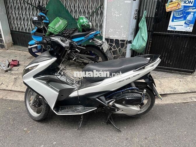 Honda Air Blade Trắng đen Tự động