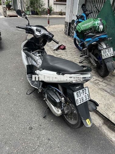 Honda Air Blade Trắng đen Tự động