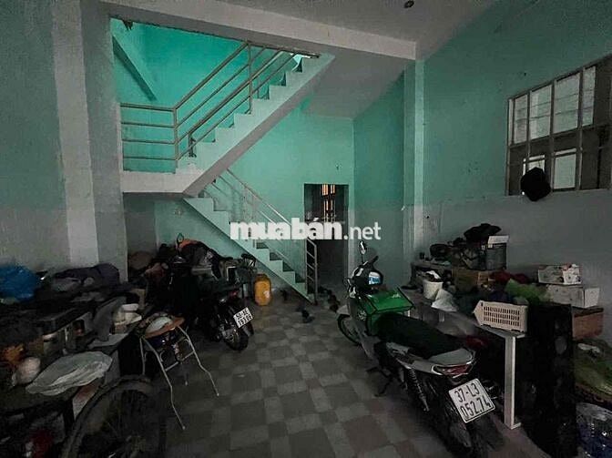 Chính Chủ Cần 6x30 Hẻm 115 Phạm Hữu Lầu Trệt 3 lầu 13 phòng và 1 nhà n