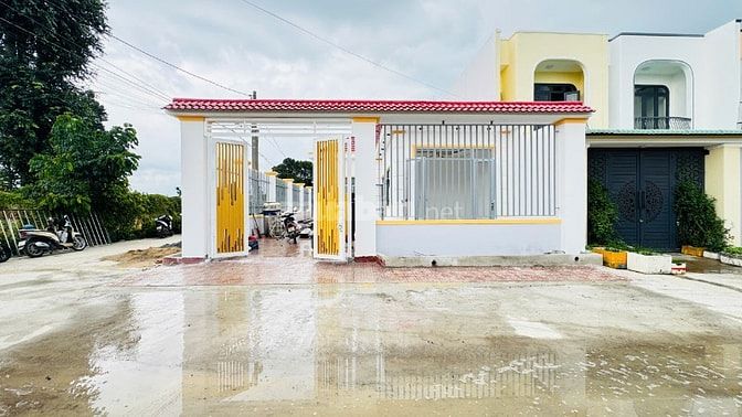 MUA ĐẤT TẶNG NHÀ 10x20 - 2 TỶ XXX LÔ GÓC 2 MẶT TIỀN NGAY BỬU LONG