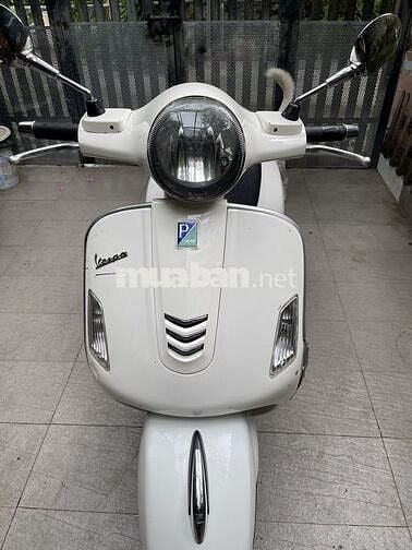 Piaggio Vespa GTS 125 i.e Trắng 80.000 km