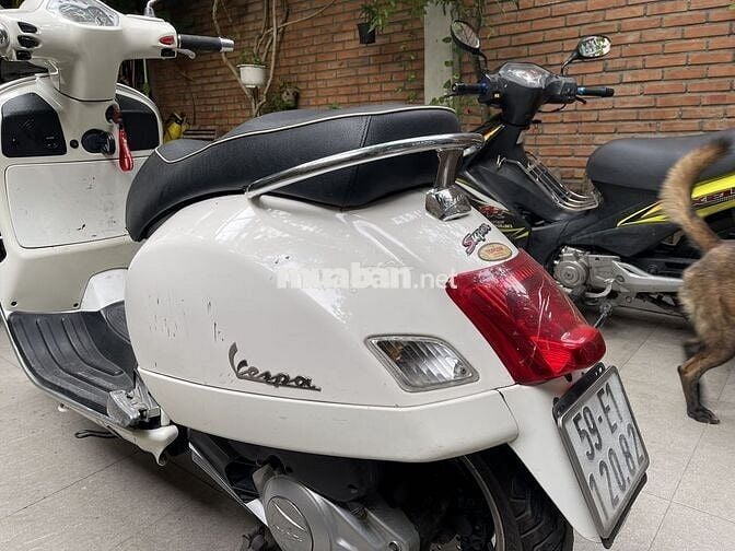Piaggio Vespa GTS 125 i.e Trắng 80.000 km