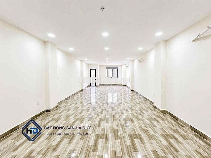 Văn phòng 80m mới 100% có THANG MÁY, hầm để xe