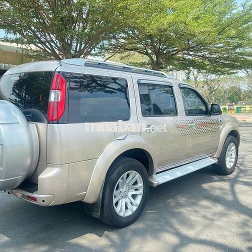 Ford Everest 2014 2.5L AT 4x2 96.000 km