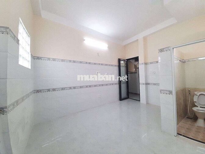 phòng trọ 18m2 đường tân Hoà đông phường Phú lâm