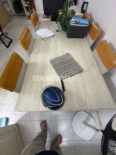 Cần bán lại bộ bàn 6 ghế văn phòng , Chữ nhật  Ngang 1,2 m  dai 2,4m