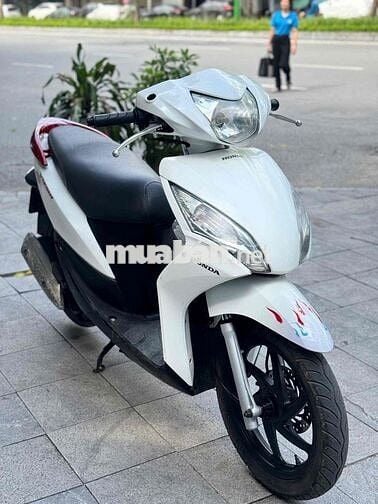 Honda Vision  Trắng máy zin chạy ít