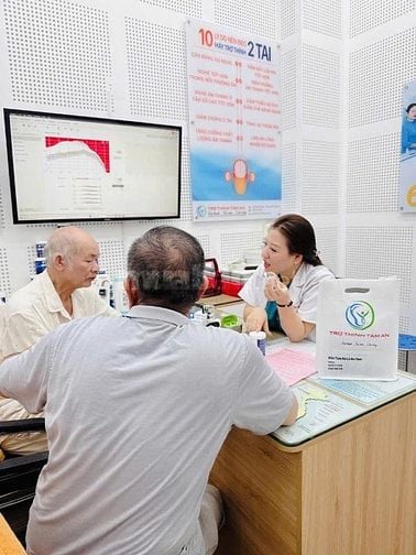 Tại sao cần phải đeo máy trợ thính sớm khi bị nghe kém