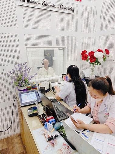 Tại sao cần phải đeo máy trợ thính sớm khi bị nghe kém