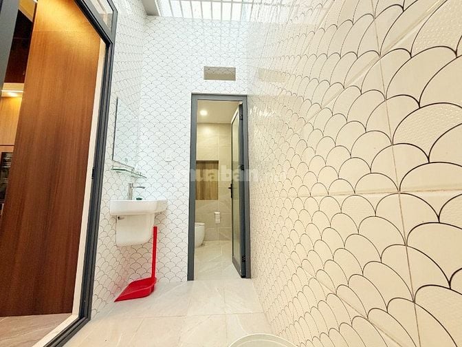 Nhà hiện đại 5x17 full nội thất đẹp, dọn vào ở ngay