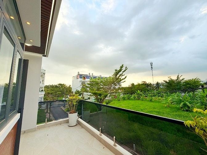 Nhà hiện đại 5x17 full nội thất đẹp, dọn vào ở ngay