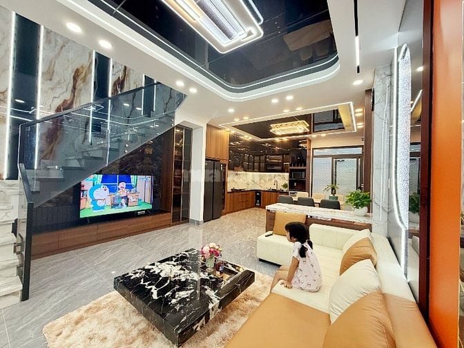 Nhà hiện đại 5x17 full nội thất đẹp, dọn vào ở ngay