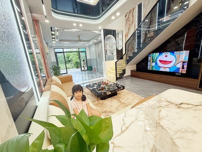 Nhà hiện đại 5x17 full nội thất đẹp, dọn vào ở ngay