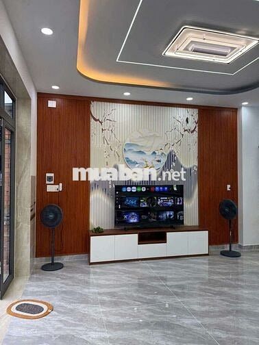 Nhà bán ngang rộng đúc lầu khu dân cư