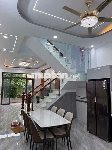 Nhà bán ngang rộng đúc lầu khu dân cư