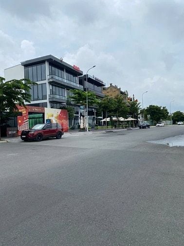 CHO THUÊ TÒA NHÀ VĂN PHÒNG 2 MẶT TIỀN TRẦN QUÝ KIÊN, NGUYỄN THANH SƠN