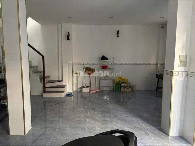 Hẻm xe hơi mini, cách Trường Sa 1 căn nhà, Ngang 6,85m, 2Tầng,giáp Q1