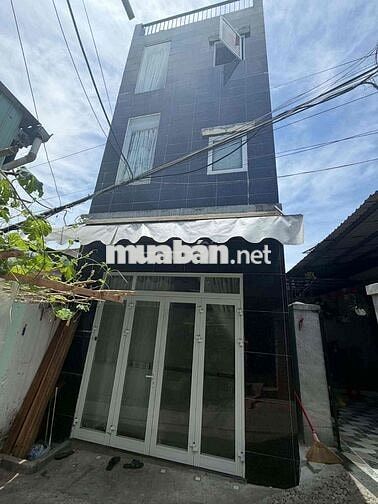 cần bán nhà mới xây được gần 4 năm