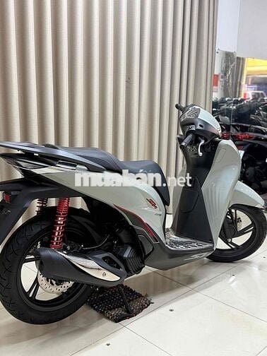Honda SH 160i ABS Xám xi măng 1900 km