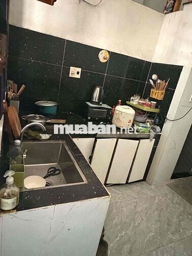 cần bán nhà mới xây được gần 4 năm