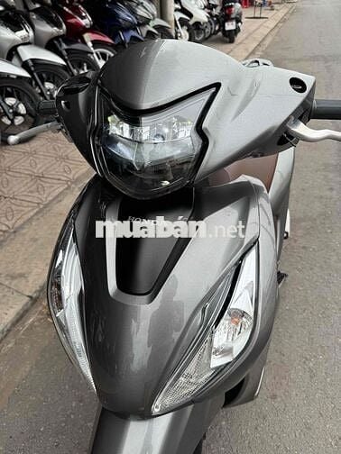 Vision 2025 Xám titan odo 4k km Hỗ trợ góp