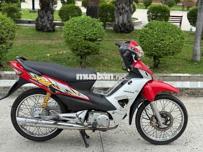Honda Wave RS Đỏ Bạc Xăng
