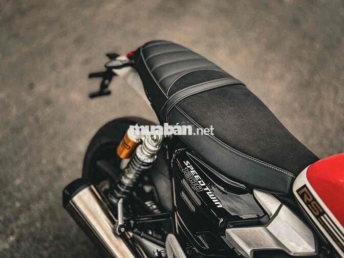 Triumph Speed Twin 1200 RS 2026 Sapphire Black