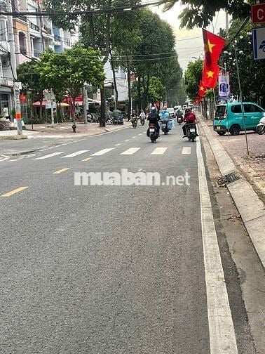 Cho thuê nhà NGuyên Căn MT N2, 5 x 20, T+3L, Thang máy