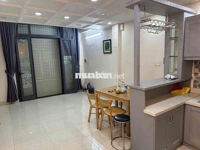 🔥 Nhà 4 Lầu Full Nội Thất Hoàng Hoa Thám – 4PN 4WC Chỉ 18 Triệu/Tháng!