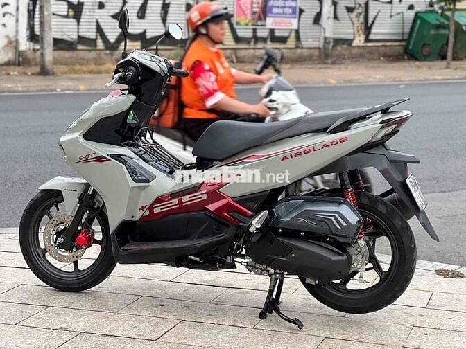 Honda AirBlade AB 125 4val 2024 Xám đỏ đen 9000km