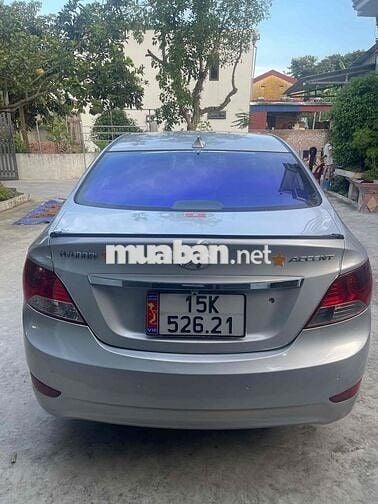 Hyundai Accent số tự động