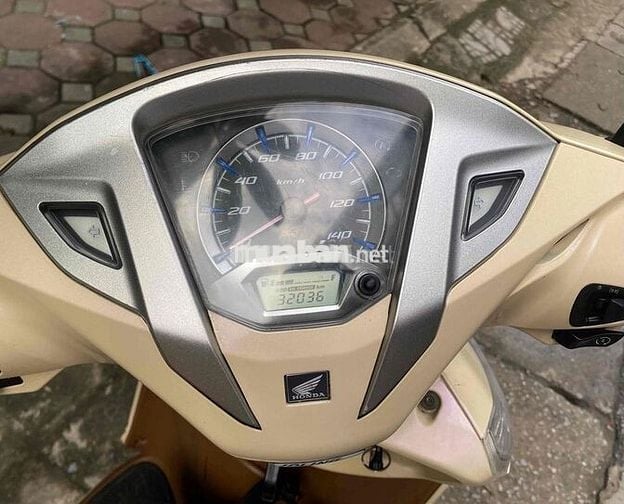 Chính chủ bán Honda LEAD 2017 Vàng đi 32036 km