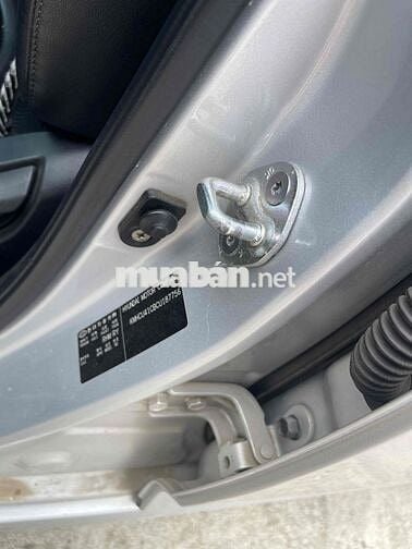 Hyundai Accent số tự động