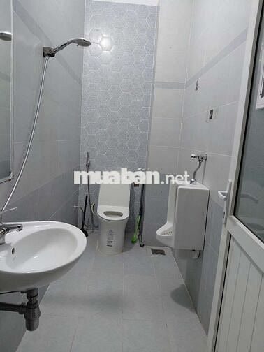 Cho thuê nhà ngay trường Đoàn Thị Điểm, nhà đẹp , hẻm thông 2pn