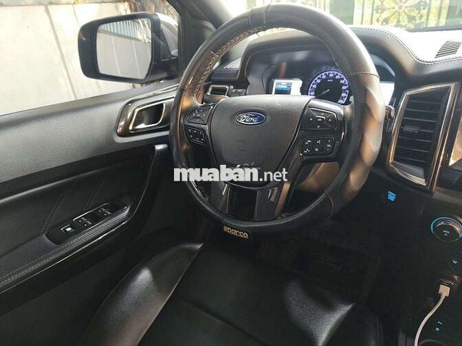 Ford Everest Titanium 1 cầu 2019 Máy dầu Vàng cát