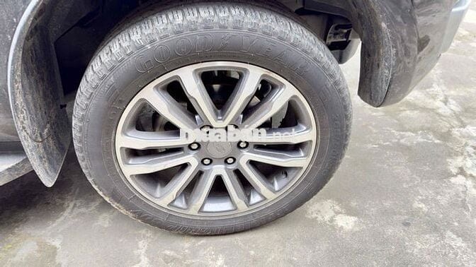 Ford Everest Titanium 4x2 2019 Đen