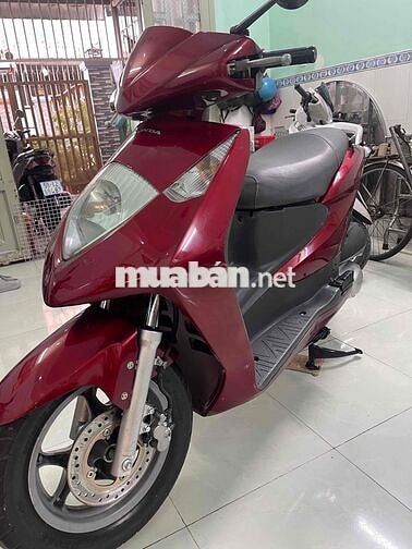Honda Dylan màu Đỏ