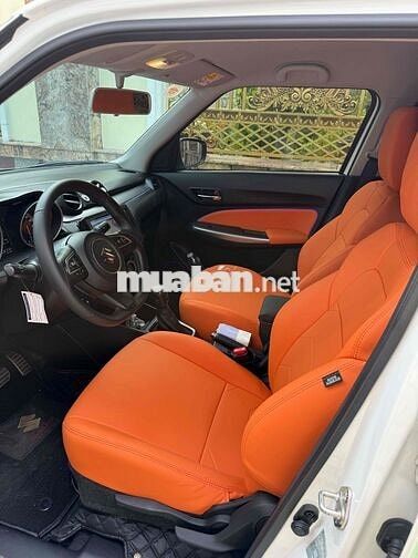 Suzuki Swift 2023 Xanh lá 26000 km xe chính chủ ko