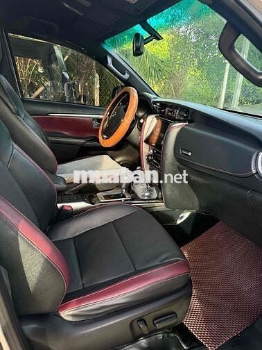 Toyota Fortuner Legender 2022 Bản cao cấp Xám