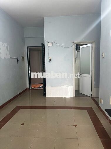 Cho thuê căn hộ 2 phòng quận11 CC 312 Lạc Long Quân, 8.5 triệu ở liền